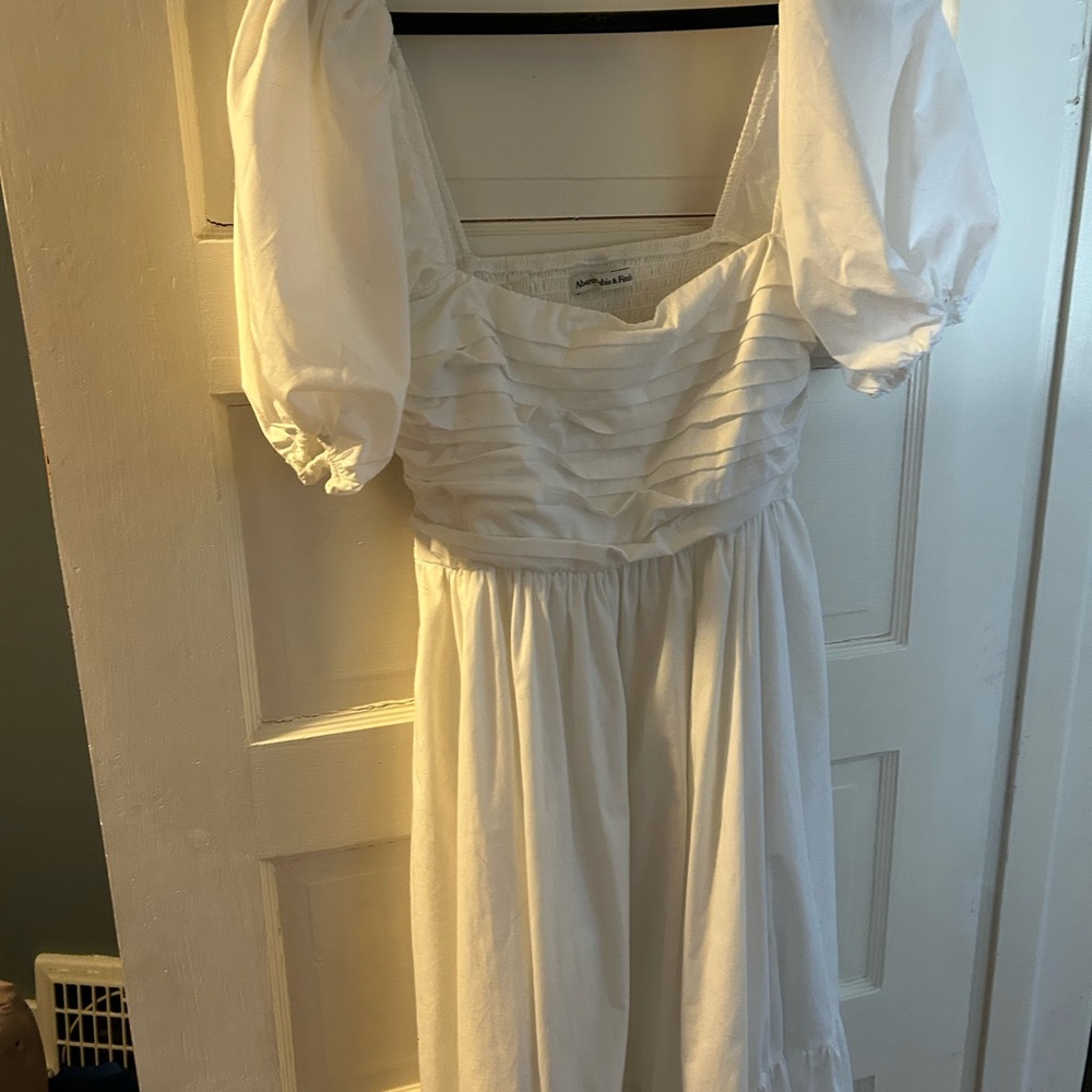 A&f Emerson White Puff Sleeve Dress